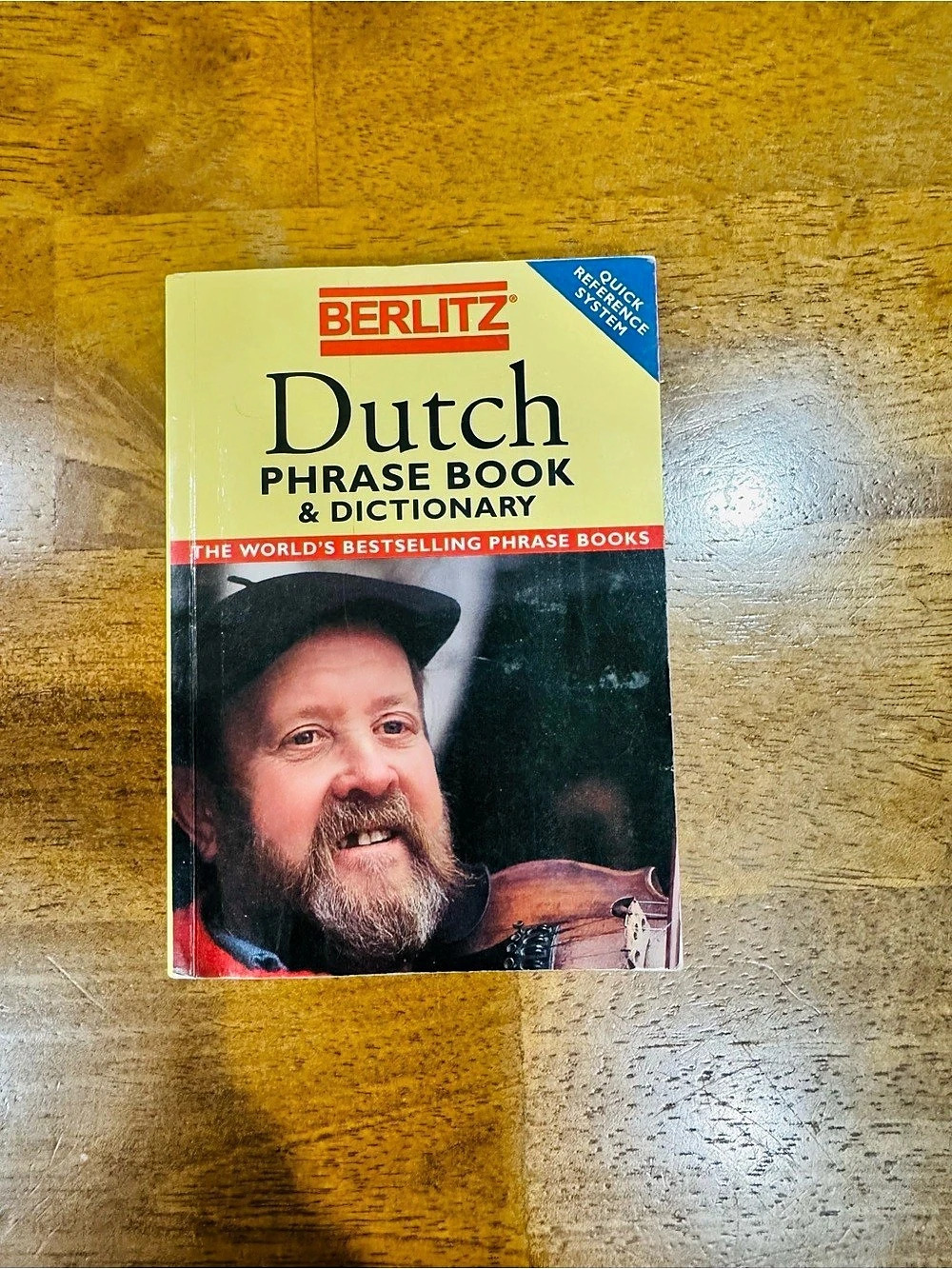 Berlitz Dutch Phrase Book & Dictionary Travel Reference Book
